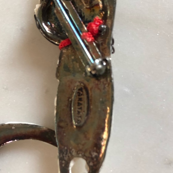 Enamel hand crafted hanging cat brooch with swinging tail! 🐈⬛ - Picture 4 of 4